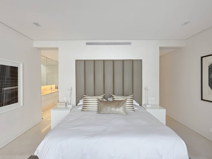 5 Bedroom Property for Sale in Fresnaye Western Cape